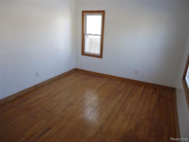 829 Hudson Street, Wyandotte, MI 48192