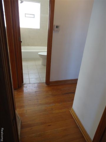 829 Hudson Street, Wyandotte, MI 48192