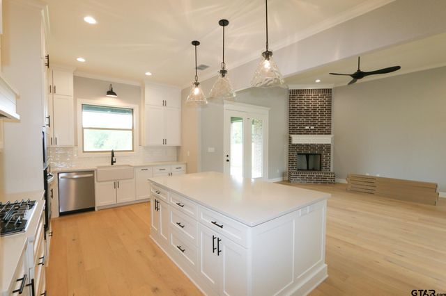 16445 Cooper Way, Tyler, TX 75703
