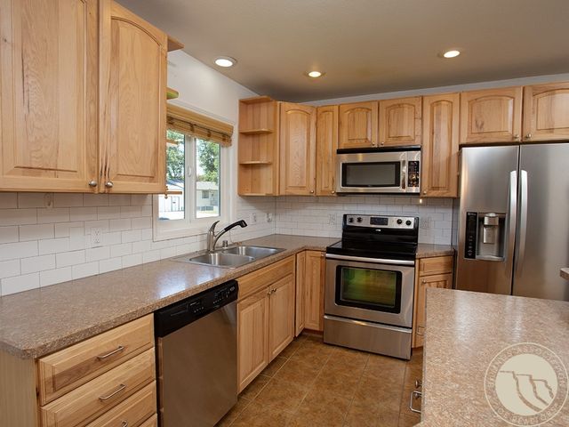 607 26th STREET W, Billings, MT 59102