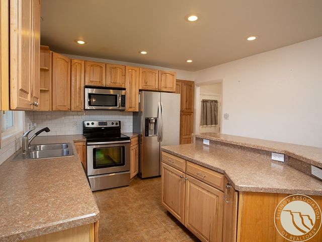 607 26th STREET W, Billings, MT 59102