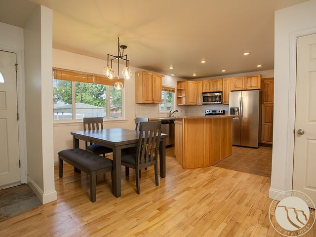 607 26th STREET W, Billings, MT 59102