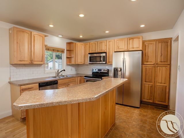 607 26th STREET W, Billings, MT 59102