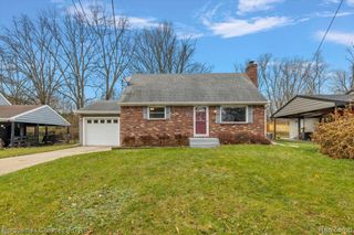 3416 Cooley Drive, Lansing, MI 48911