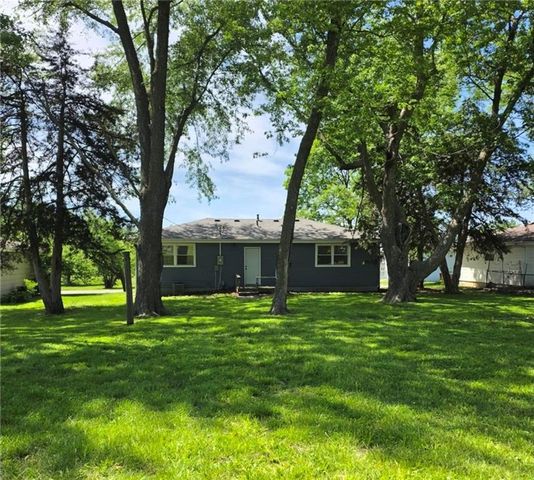 305 Park Street, Lathrop, MO 64465