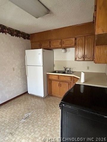 1428 Healdton Boulevard, Ardmore, OK 73401