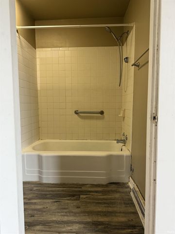 122 E Taylor Street, Boonville, IN 47601