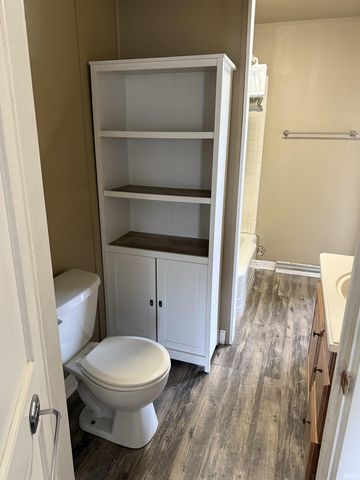 122 E Taylor Street, Boonville, IN 47601