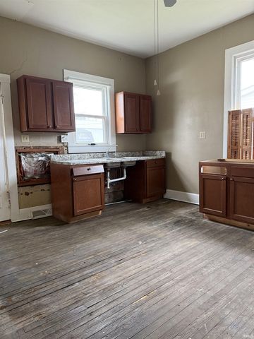 122 E Taylor Street, Boonville, IN 47601