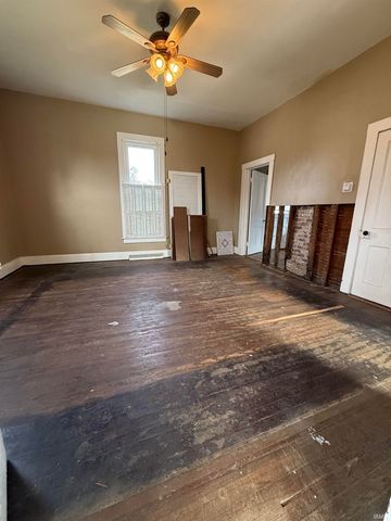 122 E Taylor Street, Boonville, IN 47601