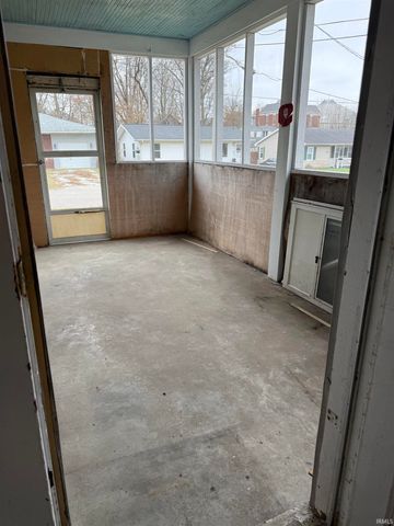 122 E Taylor Street, Boonville, IN 47601