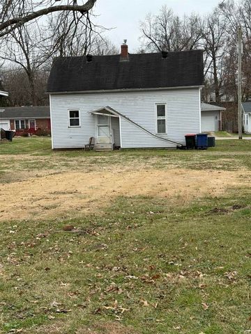 122 E Taylor Street, Boonville, IN 47601