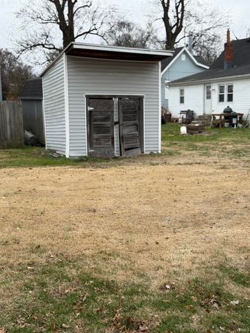 122 E Taylor Street, Boonville, IN 47601