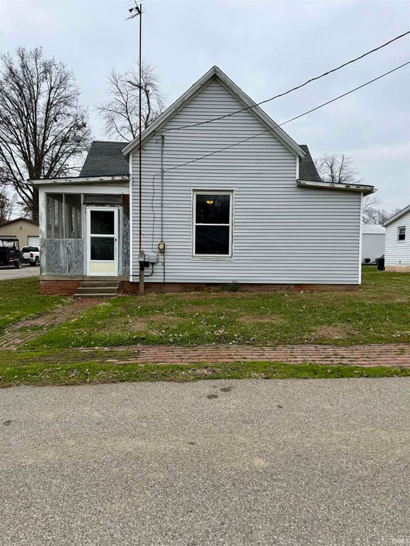 122 E Taylor Street, Boonville, IN 47601