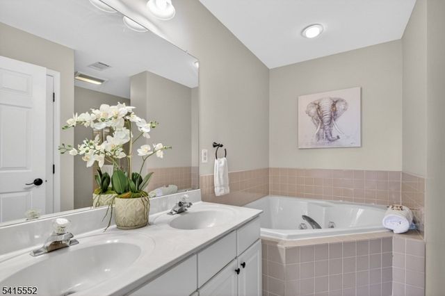 33 Four Oaks Road, Bedminster Twp., NJ 07921