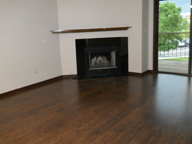 621 HAPSFIELD Avenue 202, Buffalo Grove, IL 60089