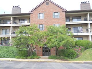 621 HAPSFIELD Avenue 202, Buffalo Grove, IL 60089