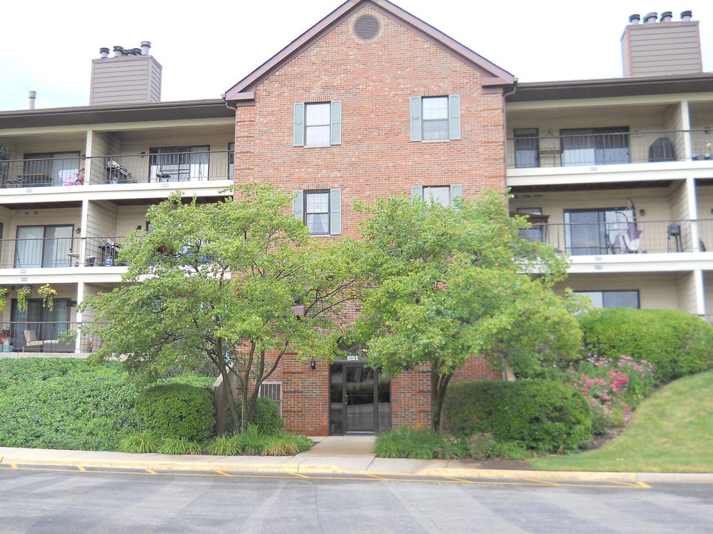 621 HAPSFIELD Avenue 202, Buffalo Grove, IL 60089