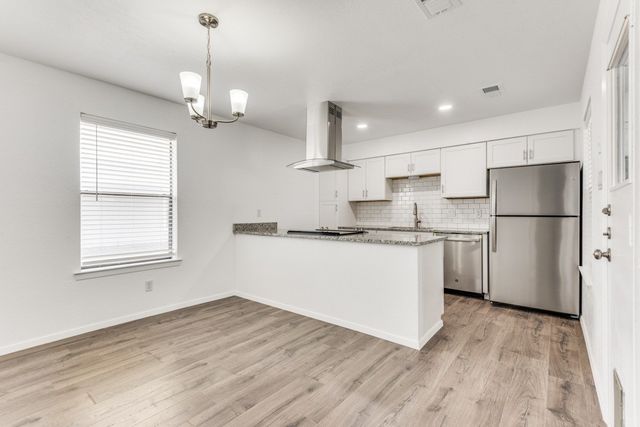 638 Ridgeline Drive, Hurst, TX 76053