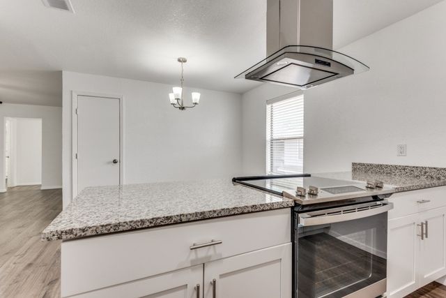 638 Ridgeline Drive, Hurst, TX 76053