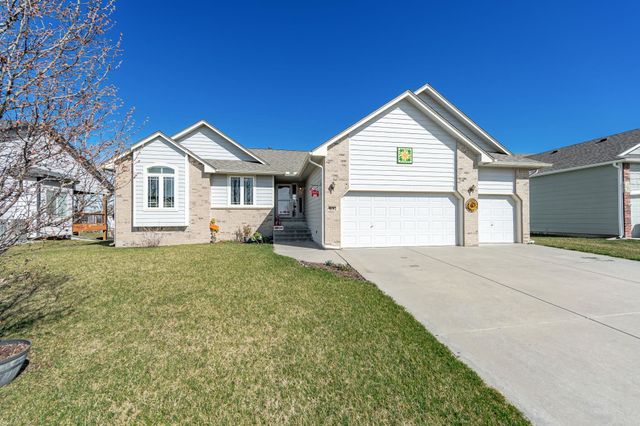 632 E Sprucewood St, Park City, KS 67147
