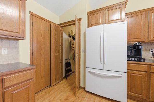 632 E Sprucewood St, Park City, KS 67147