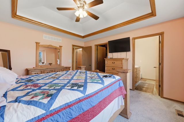 632 E Sprucewood St, Park City, KS 67147