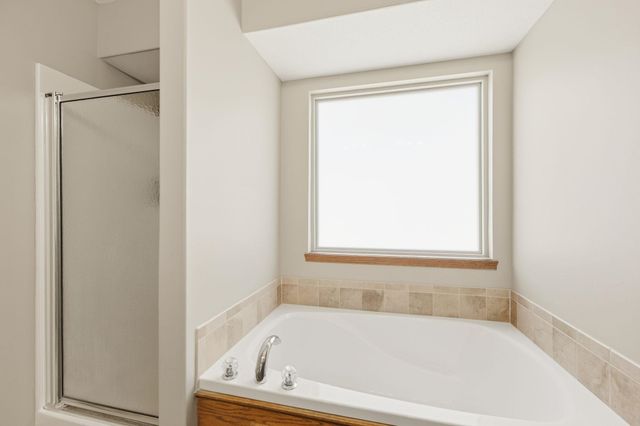 632 E Sprucewood St, Park City, KS 67147