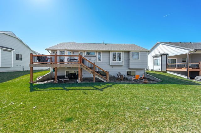 632 E Sprucewood St, Park City, KS 67147