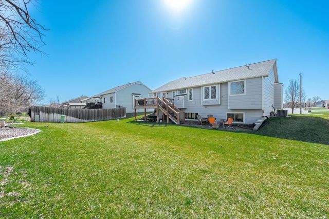 632 E Sprucewood St, Park City, KS 67147