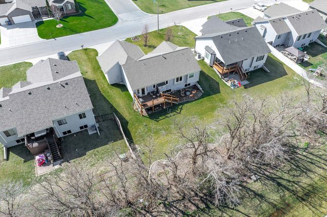 632 E Sprucewood St, Park City, KS 67147