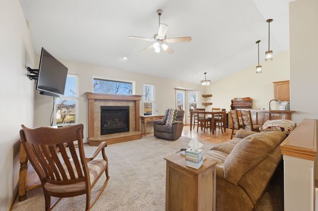 632 E Sprucewood St, Park City, KS 67147