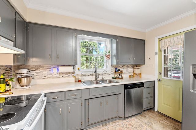 174 Brookgreen Drive, Inman, SC 29349