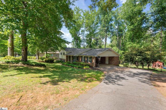 174 Brookgreen Drive, Inman, SC 29349