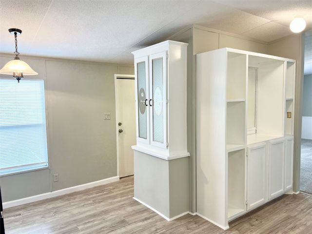 2205 Beechwood Drive, Arlington, TX 76006