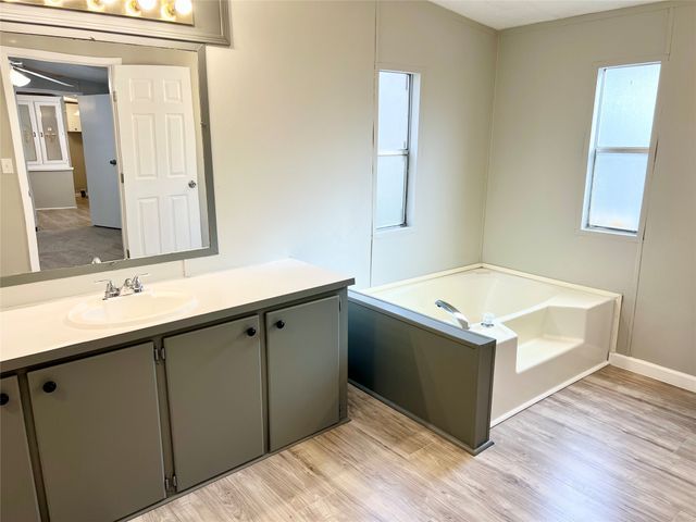 2205 Beechwood Drive, Arlington, TX 76006