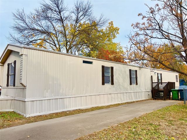 2205 Beechwood Drive, Arlington, TX 76006