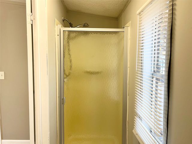 2205 Beechwood Drive, Arlington, TX 76006