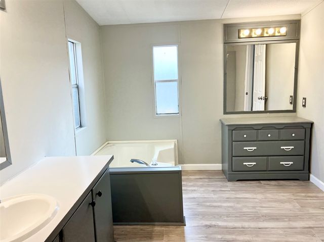 2205 Beechwood Drive, Arlington, TX 76006