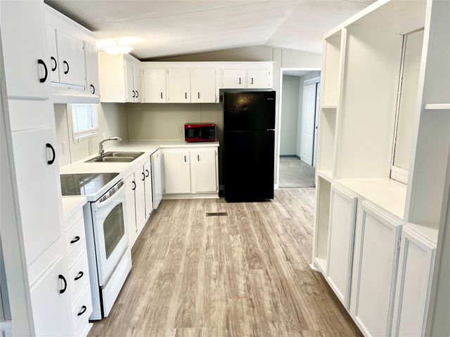 2205 Beechwood Drive, Arlington, TX 76006