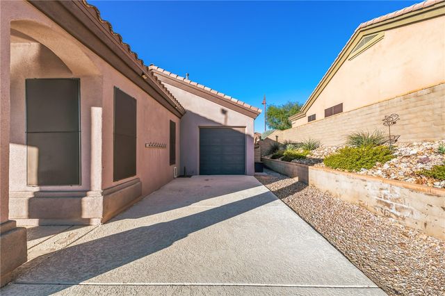 2836 Fort Silver Drive, Bullhead City, AZ 86429