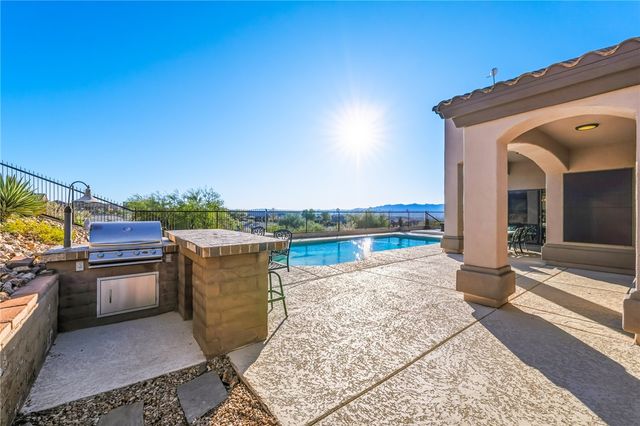 2836 Fort Silver Drive, Bullhead City, AZ 86429