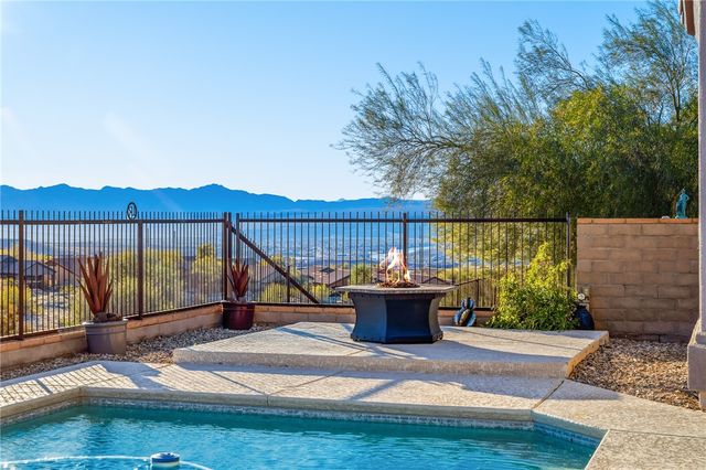 2836 Fort Silver Drive, Bullhead City, AZ 86429