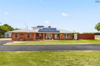 402 N FM 369, Iowa Park, TX 76367