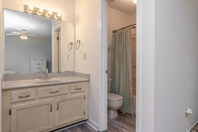 6600 SUNGATE CIR, Bartlett, TN 38135