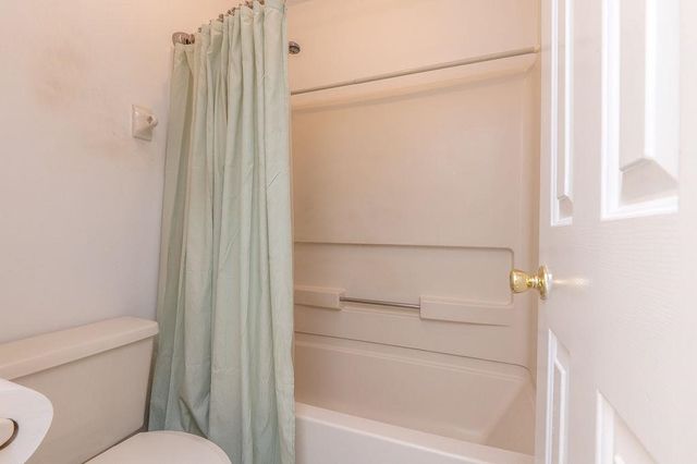 6600 SUNGATE CIR, Bartlett, TN 38135