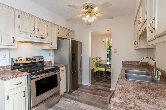 6600 SUNGATE CIR, Bartlett, TN 38135