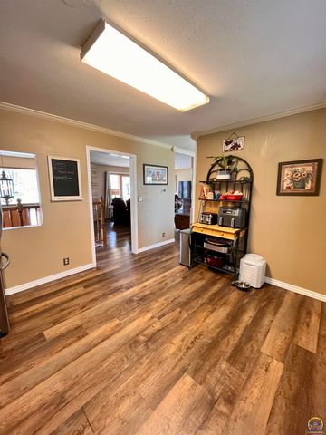 2152 Morningside Dr, Emporia, KS 66801