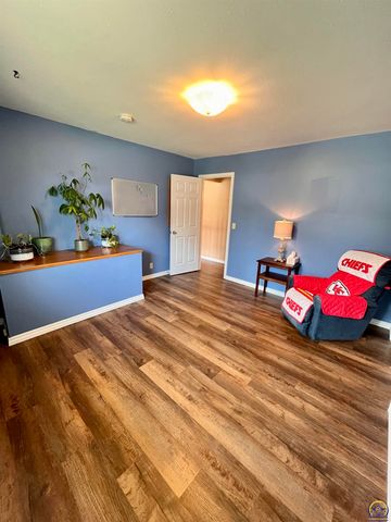 2152 Morningside Dr, Emporia, KS 66801