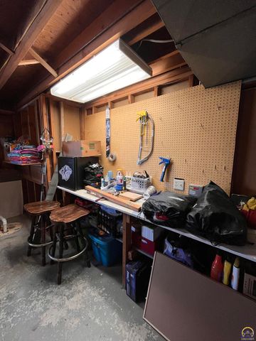 2152 Morningside Dr, Emporia, KS 66801